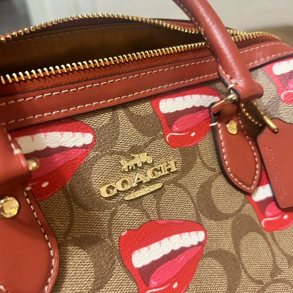 Coach purse! Tan and Red Satchel Bag - Picture 2 of 5